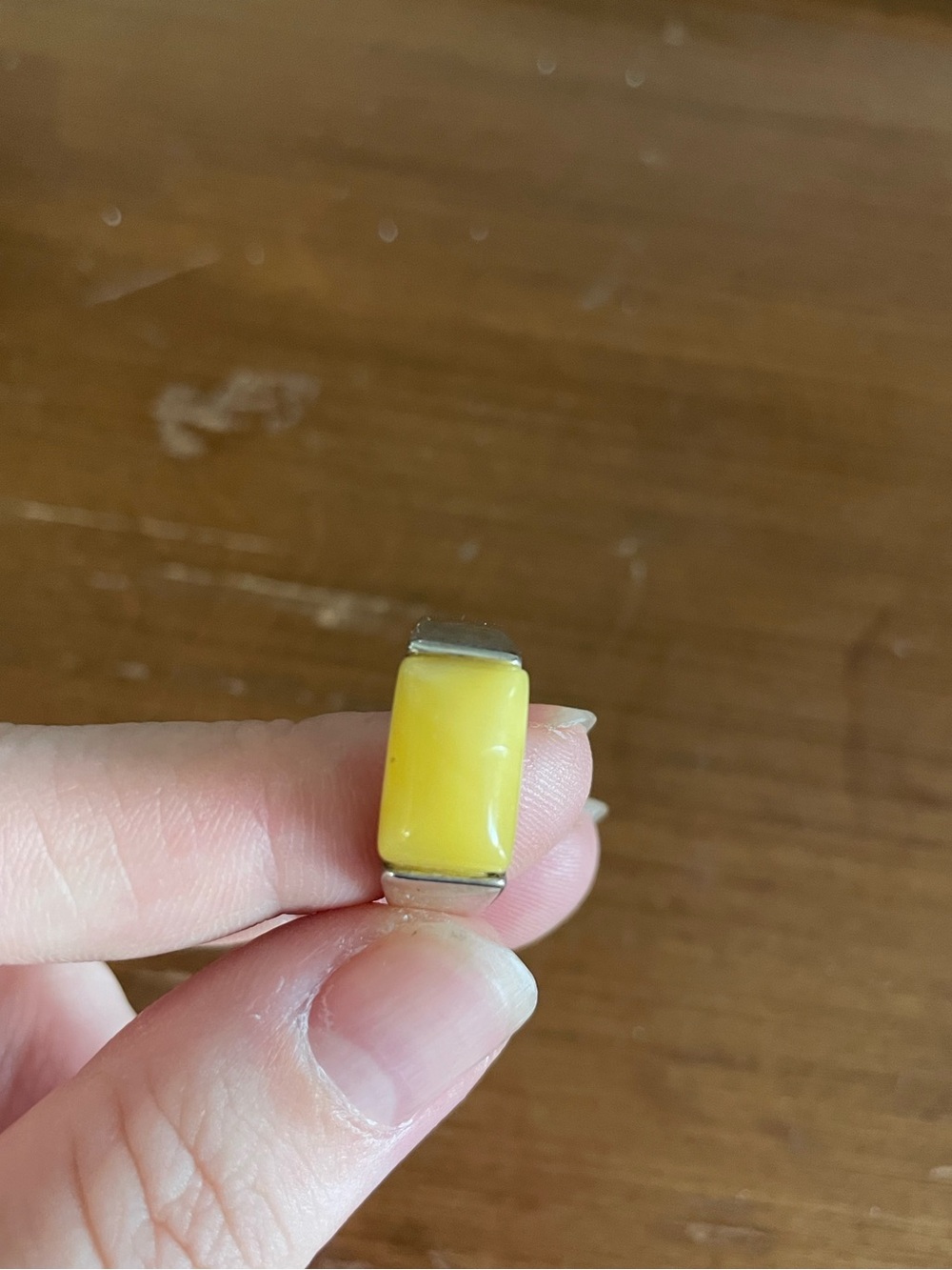 Silver ring yellow stone size 6-6.5